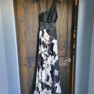 Betsy & Adam Black and White Floral Dress